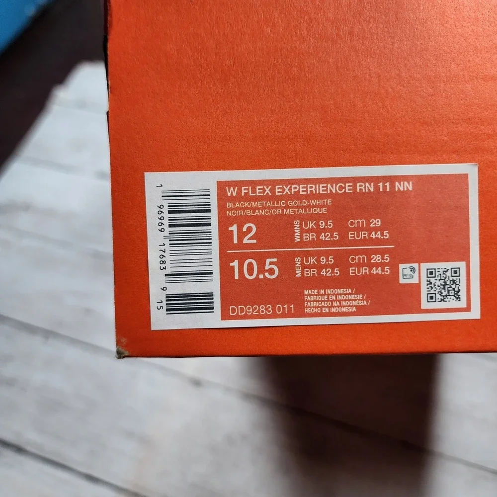 Sz 12 WMNS(Men 10.5) NIKE Flex Experience RN 11 NN Blk/Metallic Gold‎ DD9283 011